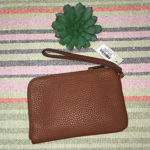 🌸Fossil Tiegan Leather Wristlet NWT - Picture 3 of 8